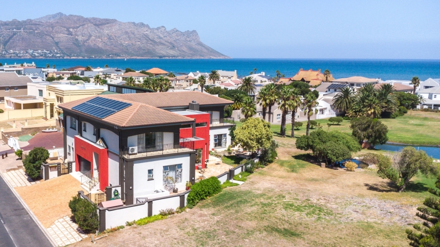 4 Bedroom Property for Sale in Greenways Golf Estate Western Cape